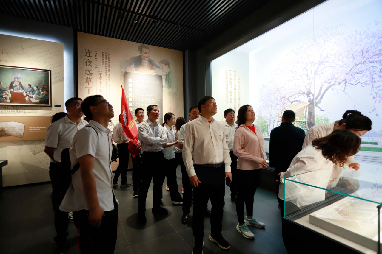 砥礪初心使命，汲取奮進(jìn)力量丨花花牛乳業(yè)集團(tuán)黨委組織開展學(xué)習(xí)“焦裕祿精神”主題黨日活動