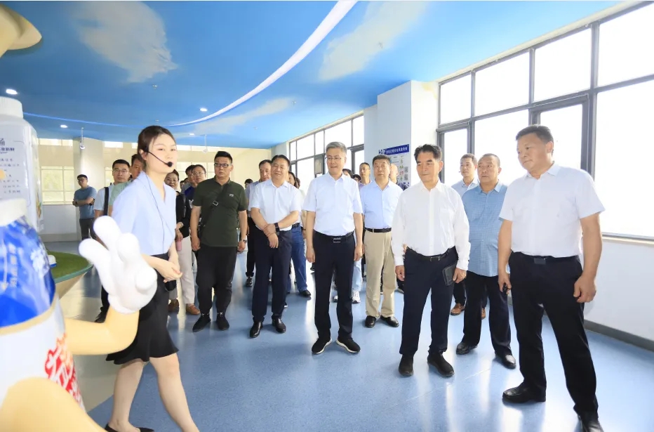 花花牛丨中國人民大學(xué)河南校友會(huì)蒞臨花花牛參觀座談