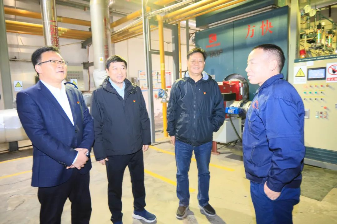 新春慰問(wèn)送關(guān)懷——集團(tuán)黨委書(shū)記、董事長(zhǎng)慰問(wèn)春節(jié)期間堅(jiān)守崗位的一線職工