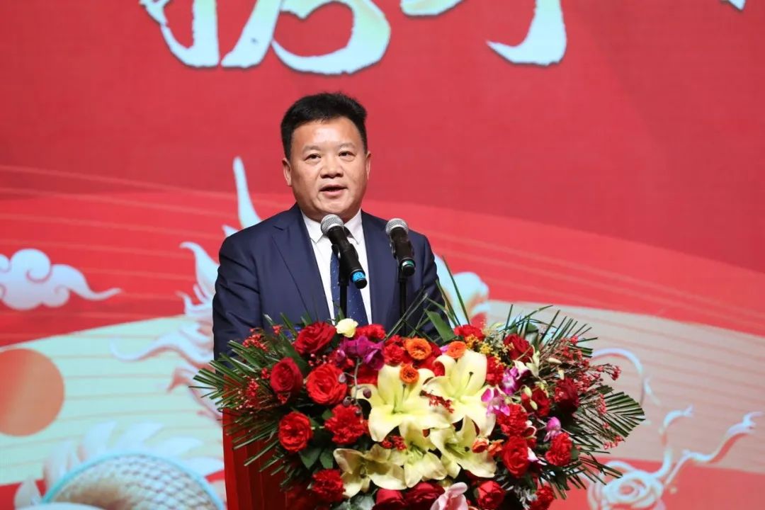 花花牛乳業(yè)30周年暨2024年客戶(hù)大會(huì)圓滿(mǎn)召開(kāi)！