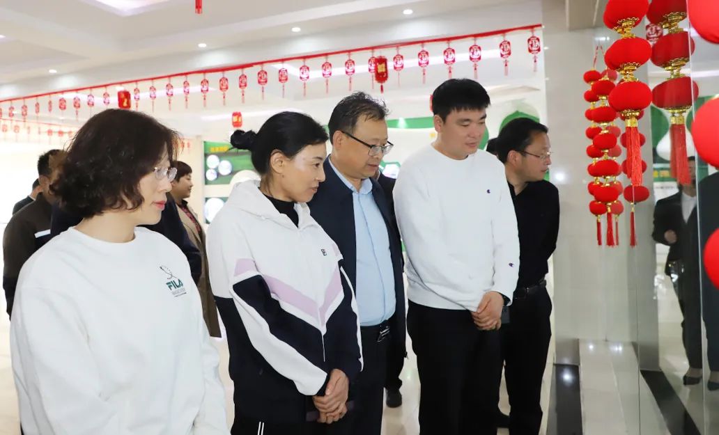 花花牛丨駐馬店市遂平縣政協(xié)黨組書記、主席張衛(wèi)東一行蒞臨花花牛魯山瑞亞牧場參觀