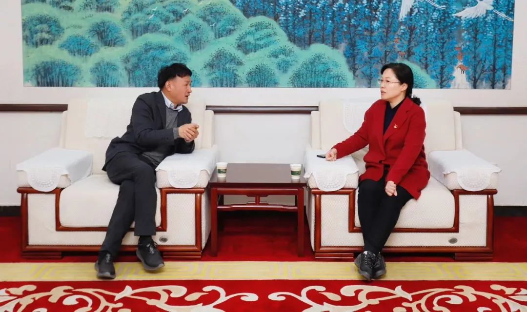 發(fā)揮產(chǎn)業(yè)優(yōu)勢(shì) 助力鄉(xiāng)村振興 | 民權(quán)縣委副書記、縣長(zhǎng)王靜嫻會(huì)見關(guān)曉彥董事長(zhǎng)一行