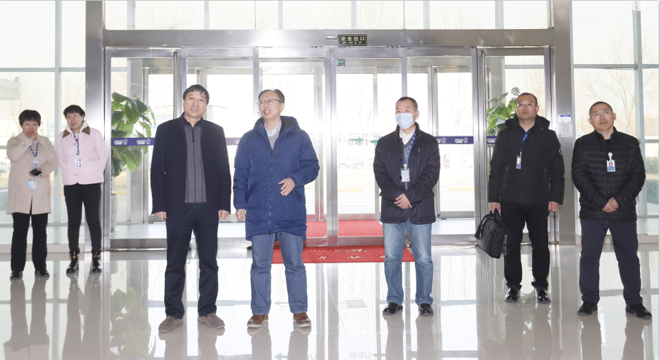 花花牛丨東北農(nóng)大食品學(xué)院院長(zhǎng)、中原食品實(shí)驗(yàn)室首席科學(xué)家姜毓君教授蒞臨花花牛乳業(yè)集團(tuán)調(diào)研