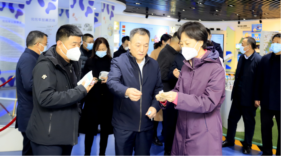 快訊 | 沈陽市政府副市長鄭濱一行蒞臨花花牛乳業(yè)集團考察 快訊 | 沈陽市政府副市長鄭濱一行蒞臨花花牛乳業(yè)集團考察