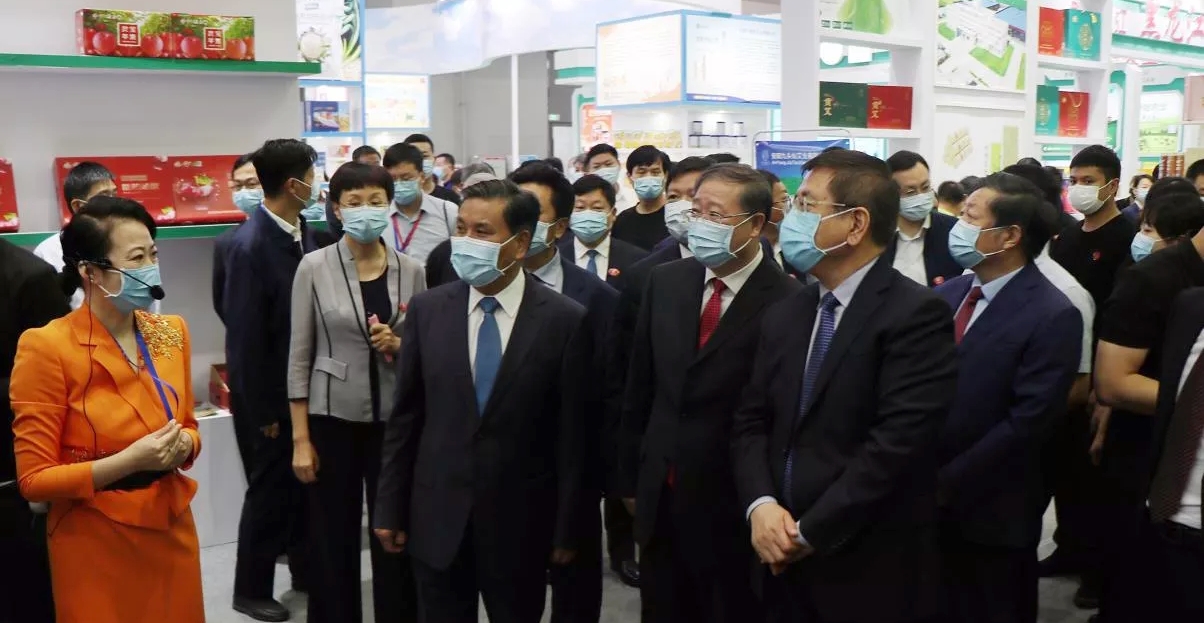 喜報 | 花花牛輕覺酸奶榮獲第二十四屆中國農(nóng)產(chǎn)品加工業(yè)投資貿(mào)易洽談會金質產(chǎn)品獎 喜報 | 花花牛輕覺酸奶榮獲第二十四屆中國農(nóng)產(chǎn)品加工業(yè)投資貿(mào)易洽談會金質產(chǎn)品獎