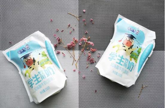 花花牛首款愛克林低溫學(xué)生飲用酸牛奶上市啦?。?！