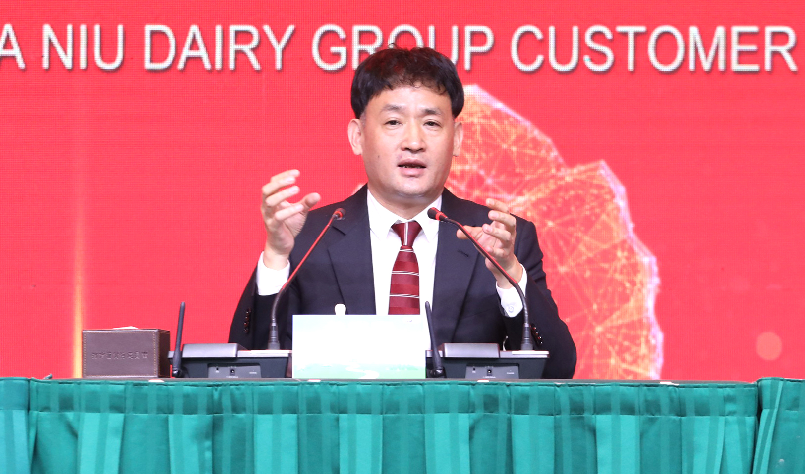 花花牛 | “夯基礎(chǔ) 抓機(jī)遇 重服務(wù) 贏未來(lái)” 花花牛 | “夯基礎(chǔ) 抓機(jī)遇 重服務(wù) 贏未來(lái)”