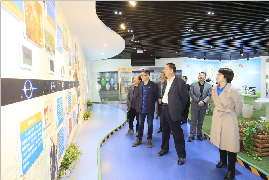 快訊 | 花花牛乳業(yè)集團(tuán)成為河南省食品工業(yè)協(xié)會(huì)食品質(zhì)量安全分會(huì)副會(huì)長(zhǎng)單位 快訊 | 花花牛乳業(yè)集團(tuán)成為河南省食品工業(yè)協(xié)會(huì)食品質(zhì)量安全分會(huì)副會(huì)長(zhǎng)單位