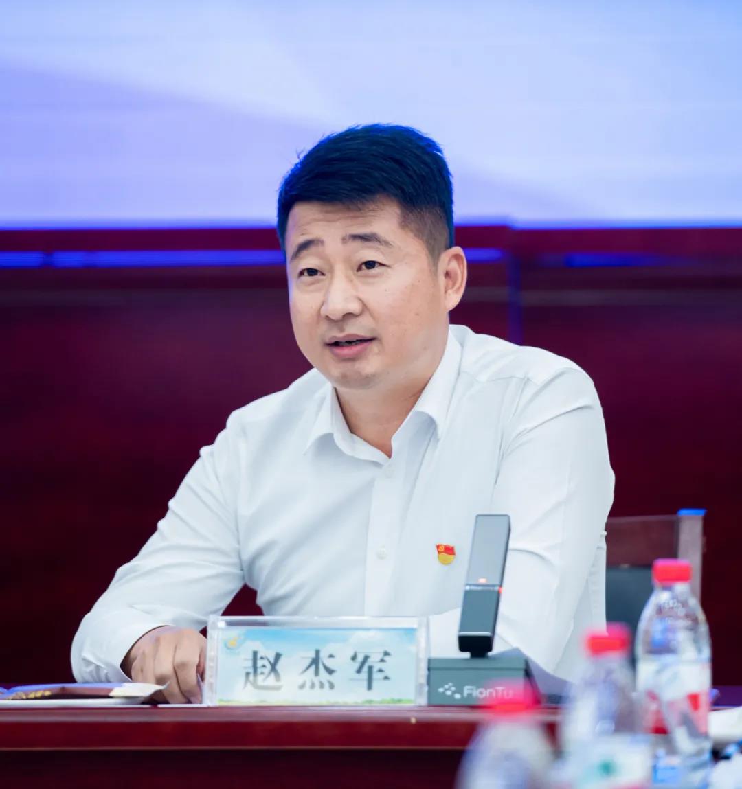 花花牛| 蘭考縣人民政府與蒙牛、花花牛達(dá)成戰(zhàn)略合作 助力河南奶業(yè)高質(zhì)量發(fā)展