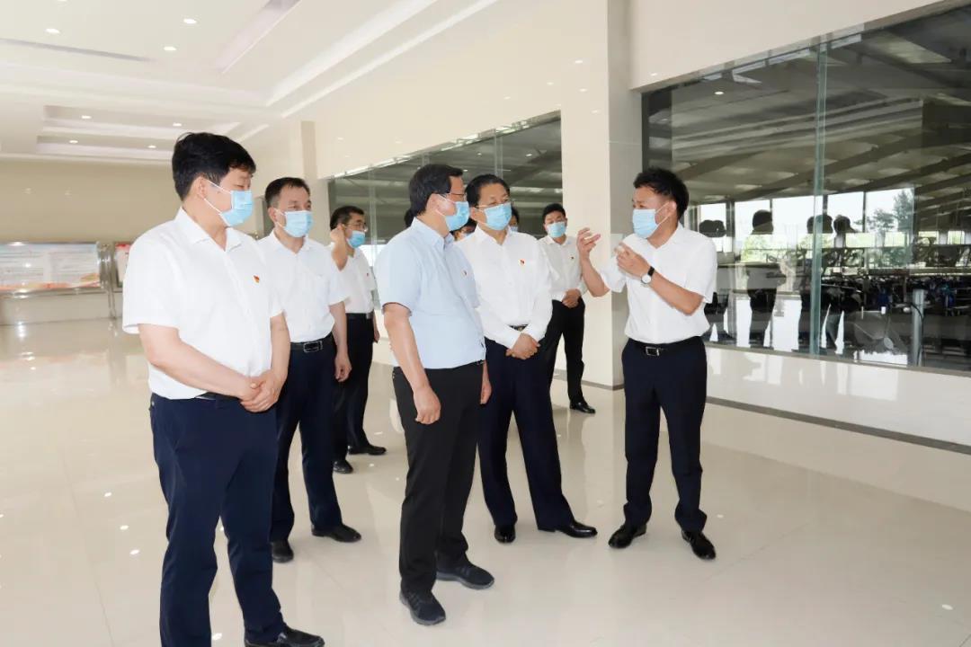 快訊 | 河南省委常委、省紀(jì)委書(shū)記、省監(jiān)委主任任正曉蒞臨花花牛乳業(yè)集團(tuán)新蔡瑞亞牧場(chǎng)調(diào)研