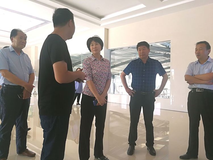 駐馬店市委常委、統(tǒng)戰(zhàn)部長姚新文 蒞臨花花牛乳業(yè)集團(tuán)總部調(diào)研