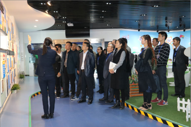 商界領(lǐng)袖俱樂(lè)部精英參訪(fǎng)花花牛！