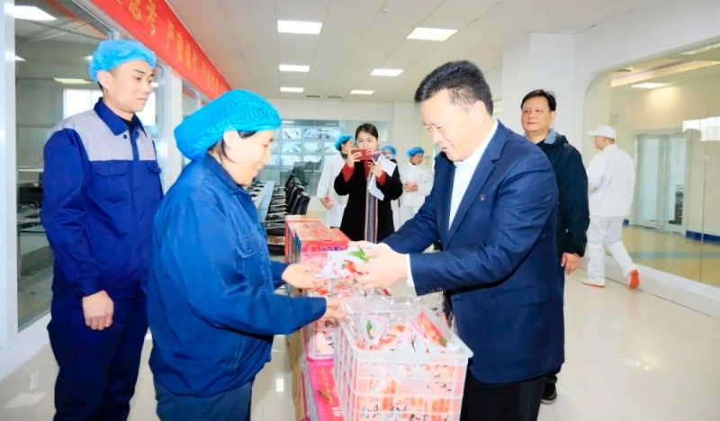 新春慰問(wèn)送關(guān)懷——集團(tuán)黨委書記、董事長(zhǎng)慰問(wèn)春節(jié)期間堅(jiān)守崗位的一線職工