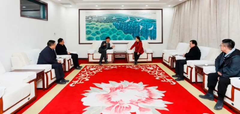 發(fā)揮產(chǎn)業(yè)優(yōu)勢 助力鄉(xiāng)村振興 | 民權(quán)縣委副書記、縣長王靜嫻會見關(guān)曉彥董事長一行