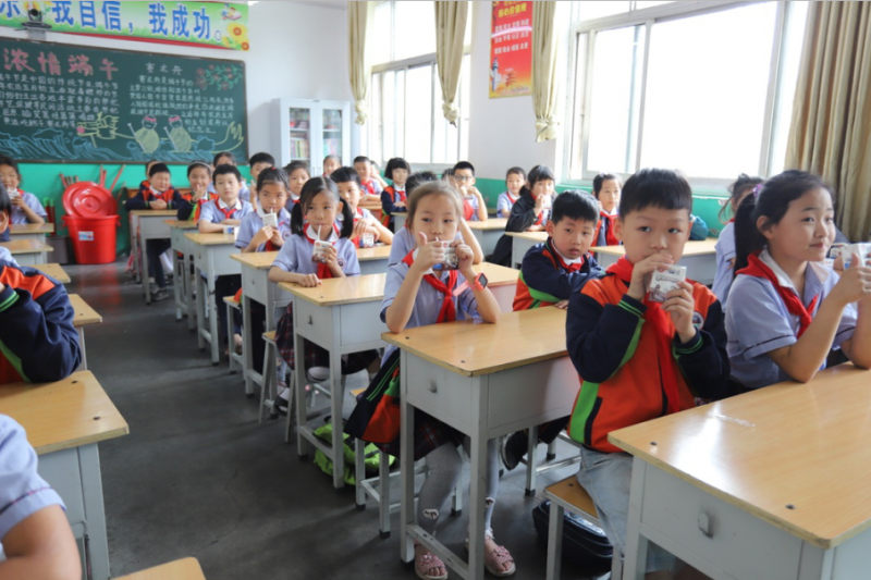 做好一杯放心奶 ——“花花?！背砷L(zhǎng)記