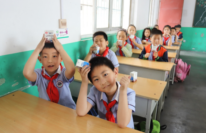 花花牛|六一關(guān)愛兒童，讓愛灑滿人間