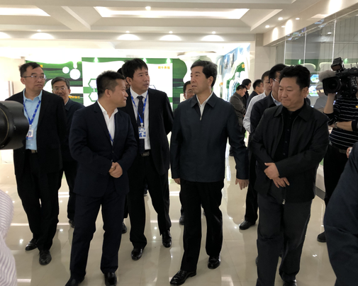 河南省委副書記、省長陳潤兒一行蒞臨 花花牛集團(tuán)魯山瑞亞牧業(yè)有限公司視察調(diào)研